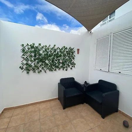 Happy House Nane Playa Honda (Lanzarote)